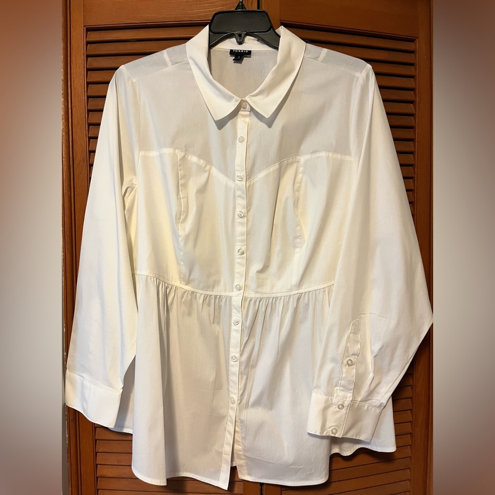 Torrid White Button-Front Blouse